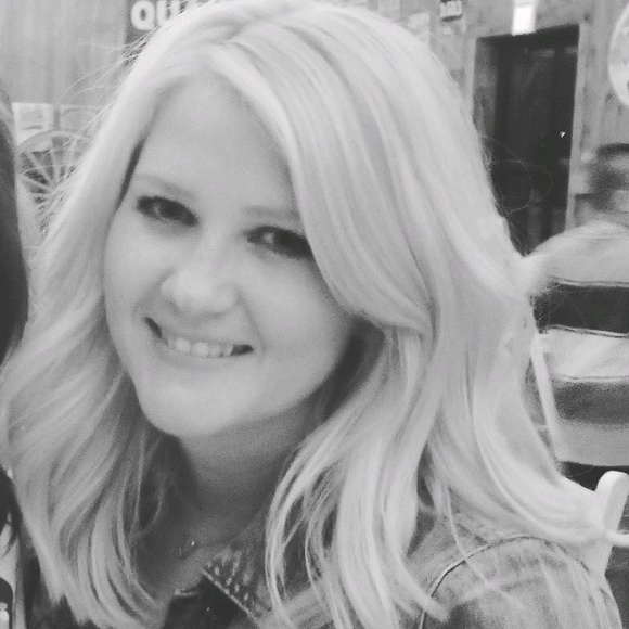 Meet your Posher, Jessica - Picture 1 of 1